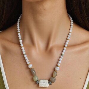 Elegant or casual White and Natural stones beaded necklace with adjustable gold
